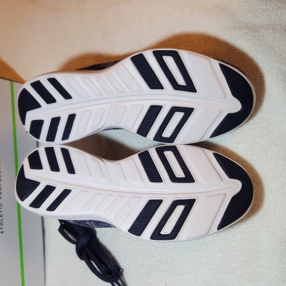 APL Techloom Pro Running Shoes - Picture 2 of 3
